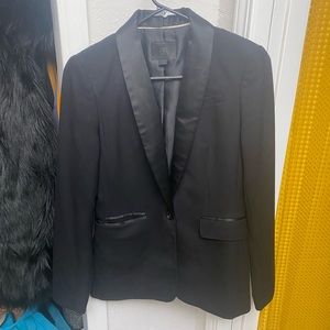 Banana republic women’s suit jacket satin lapels